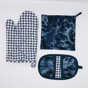 Oven Mitt, Finger Hotpad, and Potholder, Navy Blue Gingham, 3 Pc Baking Gift Set